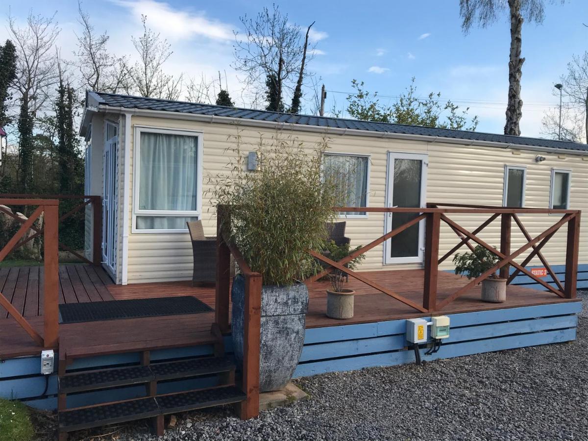 צ'דר Pet Friendly Riverside Static Caravan מראה חיצוני תמונה