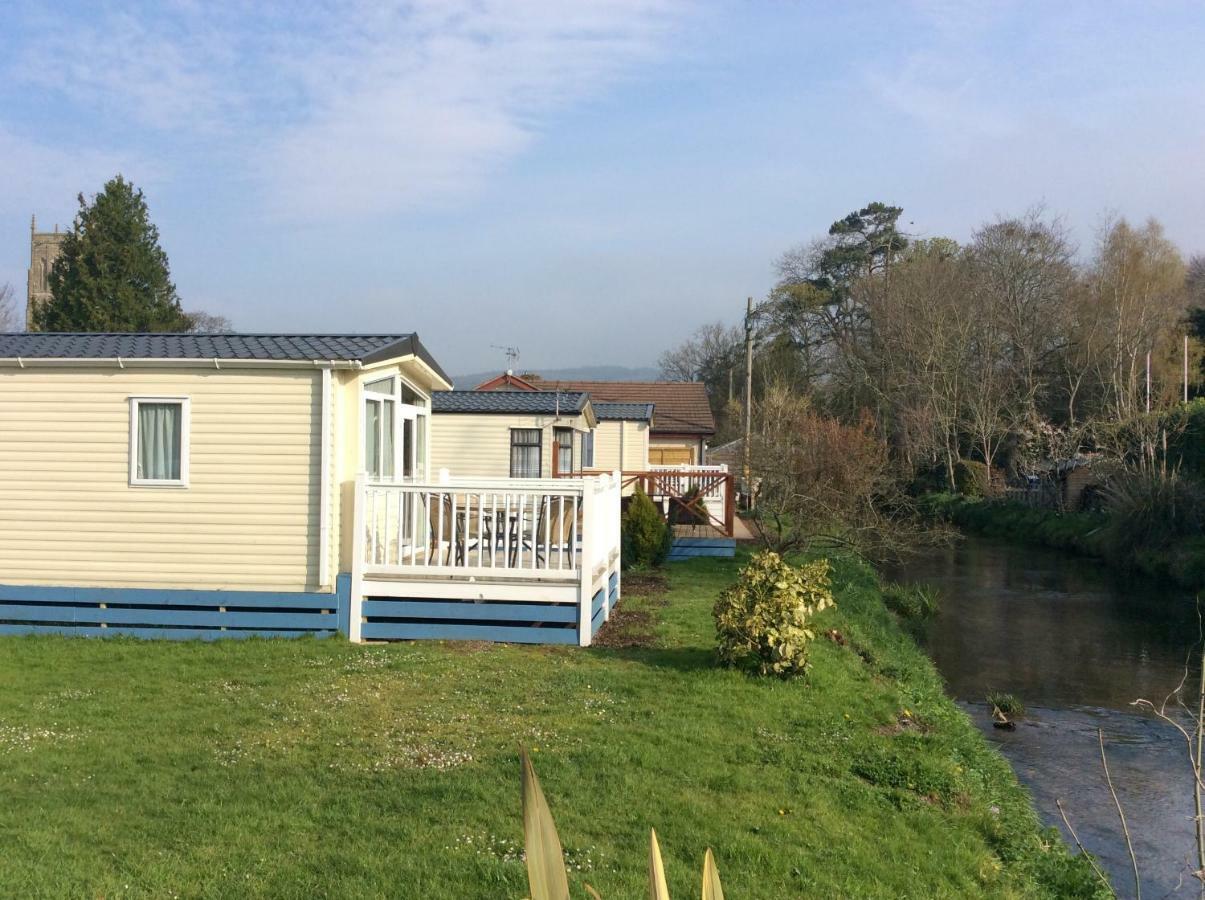 צ'דר Pet Friendly Riverside Static Caravan מראה חיצוני תמונה